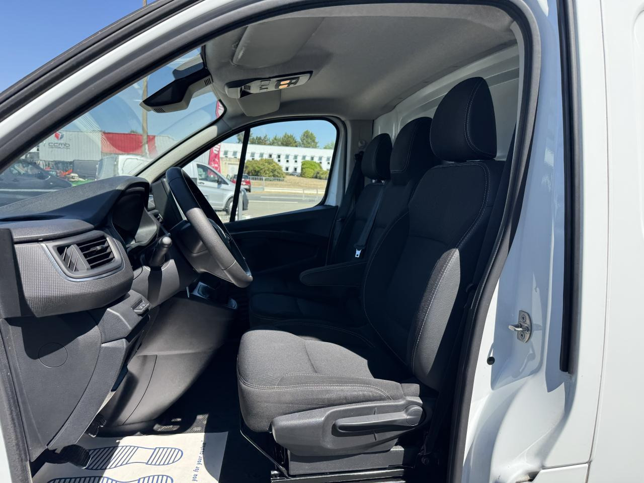 Renault Trafic L1H1 2T8 2.0 BLUE DCI 130CH GRAND CONFORT - Furgón: foto 4 Renault Trafic L1H1 2T8 2.0 BLUE DCI 130CH GRAND CONFORT - Furgón: foto 4