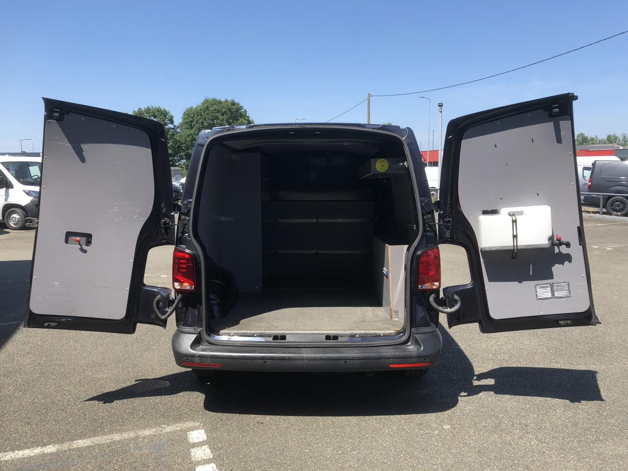VOLKSWAGEN transporter 2.8T L1H1 2.0 TDI 150CH BUSINESS DSG7 - Furgón: foto 2 VOLKSWAGEN transporter 2.8T L1H1 2.0 TDI 150CH BUSINESS DSG7 - Furgón: foto 2
