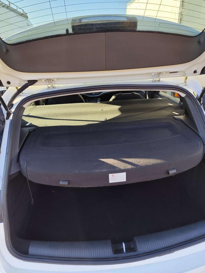 Opel Astra 1,5 Diesel 105 cv BVM6 5 places Edition business - Coche: foto 4 Opel Astra 1,5 Diesel 105 cv BVM6 5 places Edition business - Coche: foto 4
