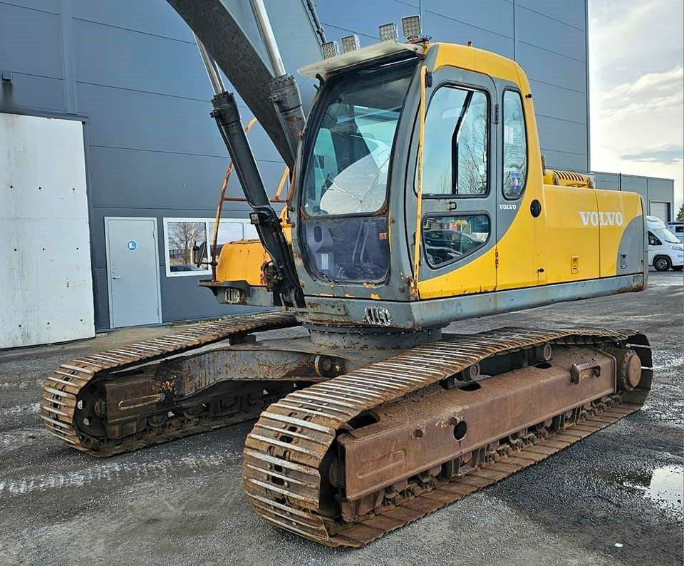 Excavadora de cadenas Volvo EC 240 LC: foto 9