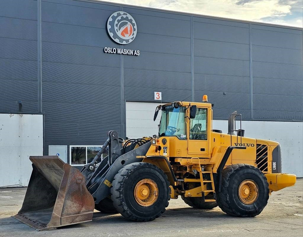 Volvo L 180 E - Cargadora de ruedas: foto 1 Volvo L 180 E - Cargadora de ruedas: foto 1
