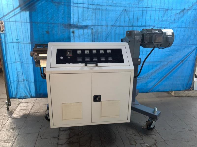Einschnecken-Extruder PLAST-TEK A-35/30D - Máquina herramienta: foto 1 Einschnecken-Extruder PLAST-TEK A-35/30D - Máquina herramienta: foto 1