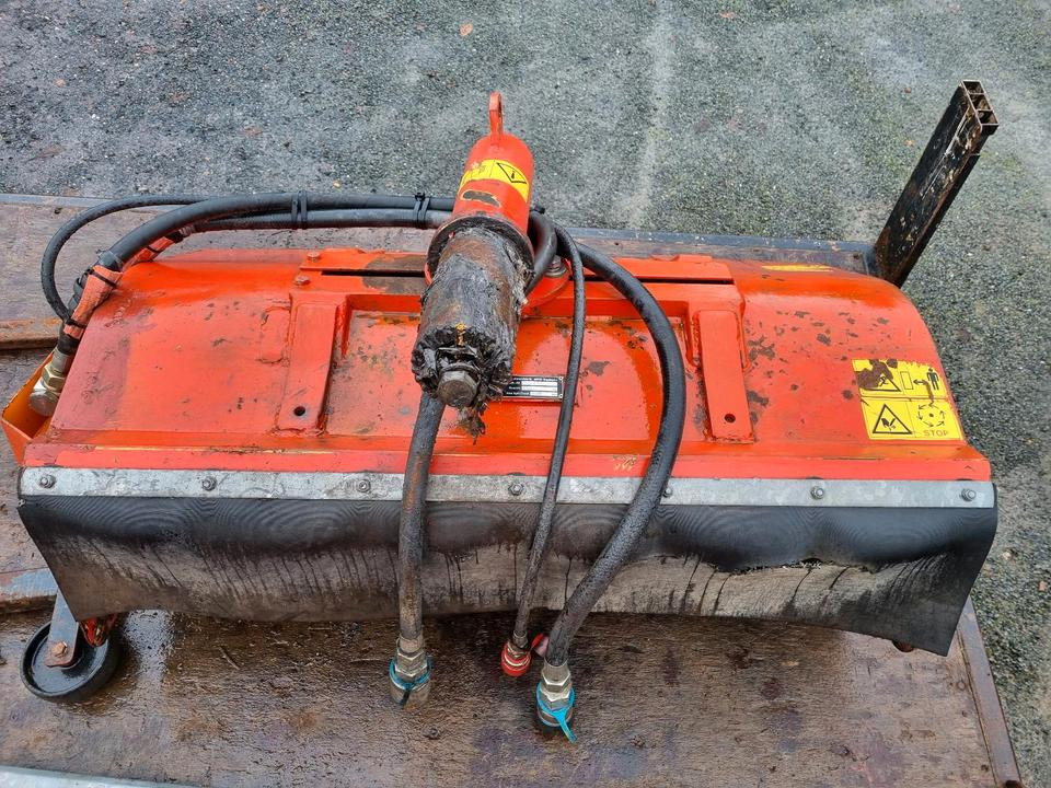 Dücker MK10 Mulchkopf Mähausleger Böschungsmulcher Böschungsmäher - Desbrozadora de martillos/ Trituradora: foto 2 Dücker MK10 Mulchkopf Mähausleger Böschungsmulcher Böschungsmäher - Desbrozadora de martillos/ Trituradora: foto 2