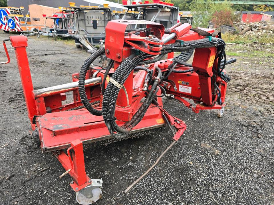 Dücker RSM 13 Randstreifenmäher Böschungsmäher Böschungsmulcher Bankettmäher für Unimog 405 UGE UGN - Desbrozadora lateral: foto 5 Dücker RSM 13 Randstreifenmäher Böschungsmäher Böschungsmulcher Bankettmäher für Unimog 405 UGE UGN - Desbrozadora lateral: foto 5