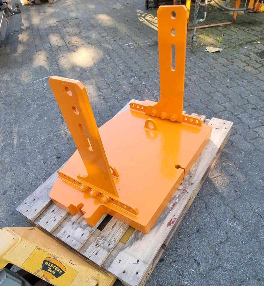 Heckgewicht Unimog 405 U400 U 300 500 400 318 423 427 429 430 530 527 535 Kontergewicht Mulag Mähausleger Böschungsmulcher Dücker - Contrapeso: foto 4 Heckgewicht Unimog 405 U400 U 300 500 400 318 423 427 429 430 530 527 535 Kontergewicht Mulag Mähausleger Böschungsmulcher Dücker - Contrapeso: foto 4