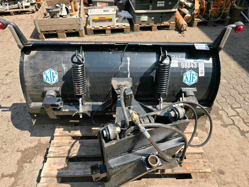 KIF CM 2000 Schneepflug Schneeschild Schneeschieber Räumschild Winterdienst für Kleintraktore Iseki Kubota Multicar - Cuchilla quitanieves: foto 3 KIF CM 2000 Schneepflug Schneeschild Schneeschieber Räumschild Winterdienst für Kleintraktore Iseki Kubota Multicar - Cuchilla quitanieves: foto 3