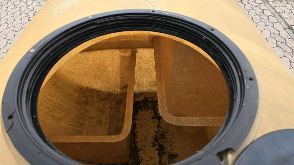 Contenedor cisterna Schmidt Mulag 2m3 Wassertank Wasserfass Speidel für Unimog UGE UGN 405 U300 400 500 427 430 LKW Boschung wassertank Laugentank Bewässerung 5000liter: foto 7 Contenedor cisterna Schmidt Mulag 2m3 Wassertank Wasserfass Speidel für Unimog UGE UGN 405 U300 400 500 427 430 LKW Boschung wassertank Laugentank Bewässerung 5000liter: foto 7