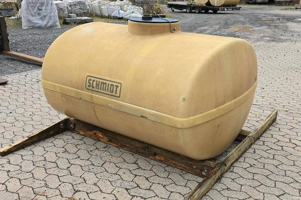 Contenedor cisterna Schmidt Mulag 2m3 Wassertank Wasserfass Speidel für Unimog UGE UGN 405 U300 400 500 427 430 LKW Boschung wassertank Laugentank Bewässerung 5000liter: foto 6 Contenedor cisterna Schmidt Mulag 2m3 Wassertank Wasserfass Speidel für Unimog UGE UGN 405 U300 400 500 427 430 LKW Boschung wassertank Laugentank Bewässerung 5000liter: foto 6