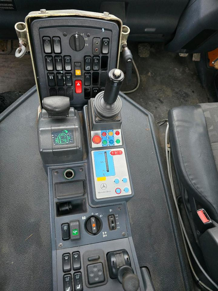 Camión volquete Unimog 405/12 U400 Bluetec 5 131000km  Mercedes-Benz Variopilot Hydrostat U300 500 U 400 Wechsellenkung: foto 7
