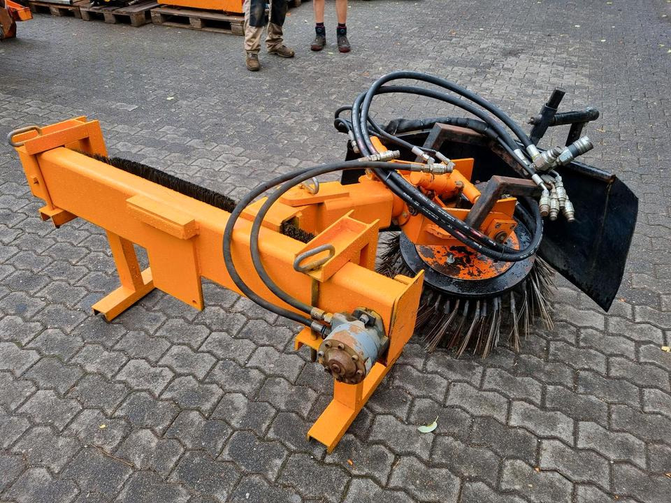 Wildkrautbürste passend für Multicar Tremo Ladog Mulag Unkrautbekämpfung Dücket Fiedler Wildkrautbesen Kehrmaschine Hansa Fendt unimog - Barredora cucharón: foto 3 Wildkrautbürste passend für Multicar Tremo Ladog Mulag Unkrautbekämpfung Dücket Fiedler Wildkrautbesen Kehrmaschine Hansa Fendt unimog - Barredora cucharón: foto 3