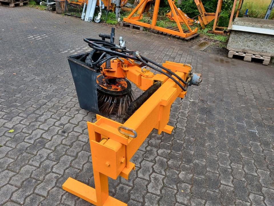 Wildkrautbürste passend für Multicar Tremo Ladog Mulag Unkrautbekämpfung Dücket Fiedler Wildkrautbesen Kehrmaschine Hansa Fendt unimog - Barredora cucharón: foto 2 Wildkrautbürste passend für Multicar Tremo Ladog Mulag Unkrautbekämpfung Dücket Fiedler Wildkrautbesen Kehrmaschine Hansa Fendt unimog - Barredora cucharón: foto 2