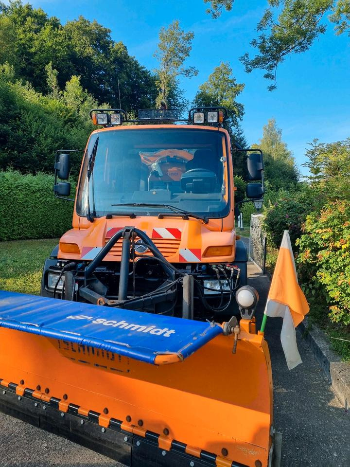 Zu Vermieten! Unimog 405 U400 Winterdienst Schmidt Schneepflug Schneeschild Salzstreuer Leasing Miete - Máquina quitanieve: foto 3 Zu Vermieten! Unimog 405 U400 Winterdienst Schmidt Schneepflug Schneeschild Salzstreuer Leasing Miete - Máquina quitanieve: foto 3