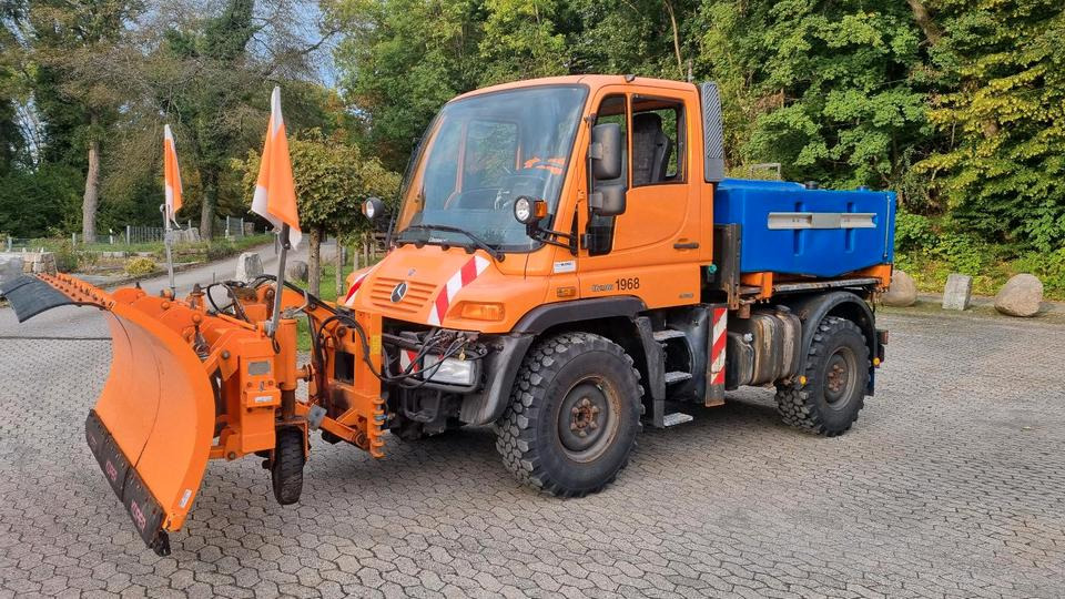 Zu Vermieten Unimog U 290 300 400 500 mit Winterdienstausstattung Schmidt Stratos Schneepflug Mercedes Benz - Máquina quitanieve: foto 1 Zu Vermieten Unimog U 290 300 400 500 mit Winterdienstausstattung Schmidt Stratos Schneepflug Mercedes Benz - Máquina quitanieve: foto 1
