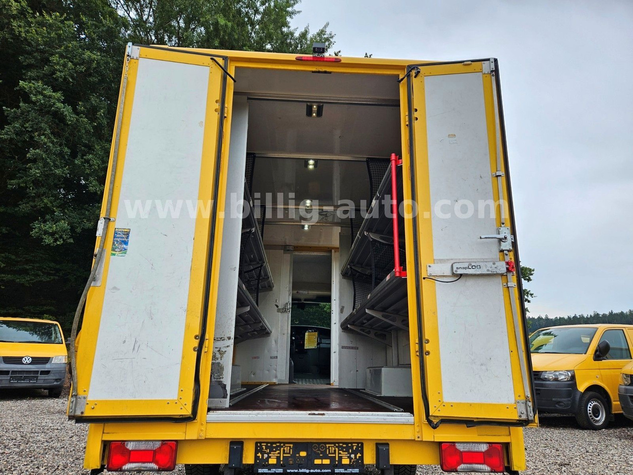 Iveco Daily 1.Hand*EU4* Regale Integralkoffer DHL POST - Camión tienda: foto 5 Iveco Daily 1.Hand*EU4* Regale Integralkoffer DHL POST - Camión tienda: foto 5