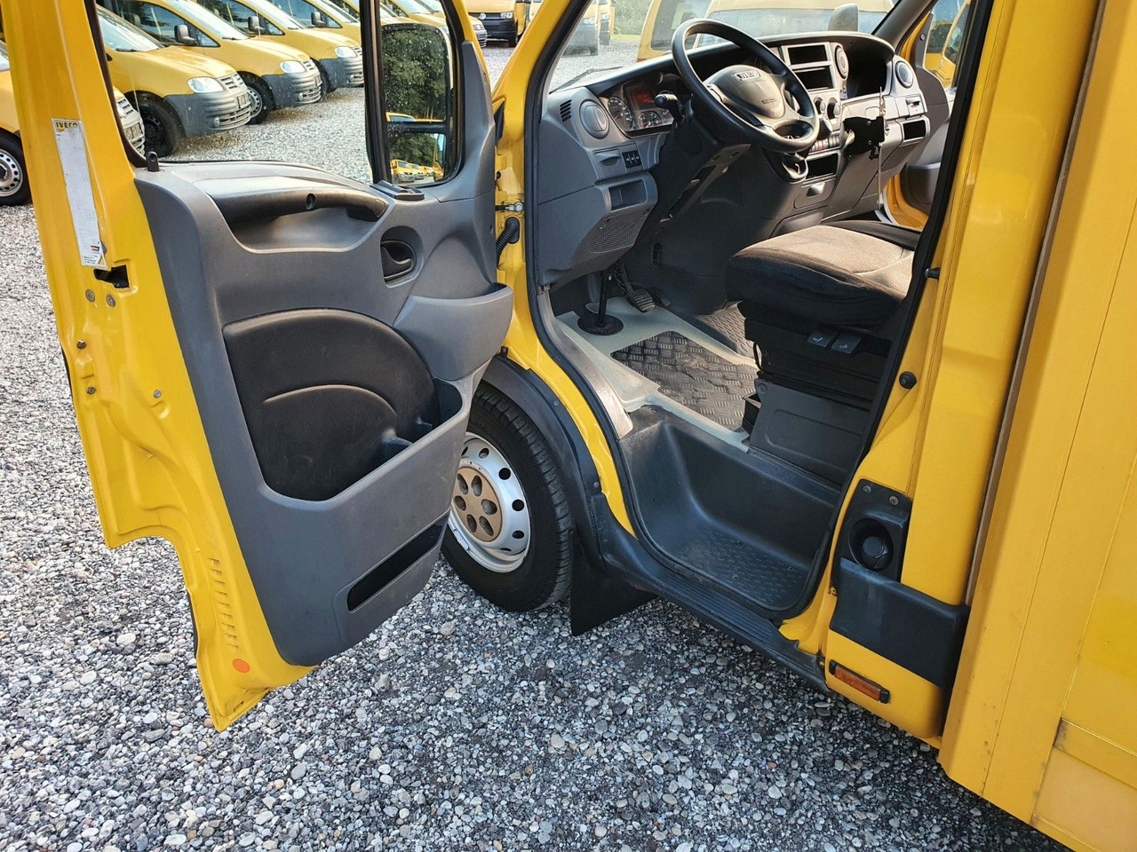 Furgoneta caja cerrada Iveco Daily Koffer*EURO 5*Maxi*1.Hand*Luftfederung: foto 14