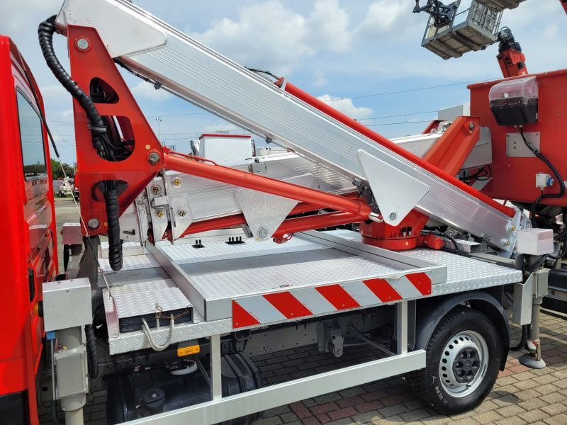 Iveco Daily 35S12 podnośnik koszowy 21 m Multitel MX210 - Camión con plataforma elevadora: foto 3 Iveco Daily 35S12 podnośnik koszowy 21 m Multitel MX210 - Camión con plataforma elevadora: foto 3
