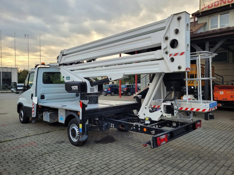 Iveco Daily 35S12 podnośnik koszowy 23 m CTE ZED 23.3 JH - Camión con plataforma elevadora: foto 4 Iveco Daily 35S12 podnośnik koszowy 23 m CTE ZED 23.3 JH - Camión con plataforma elevadora: foto 4