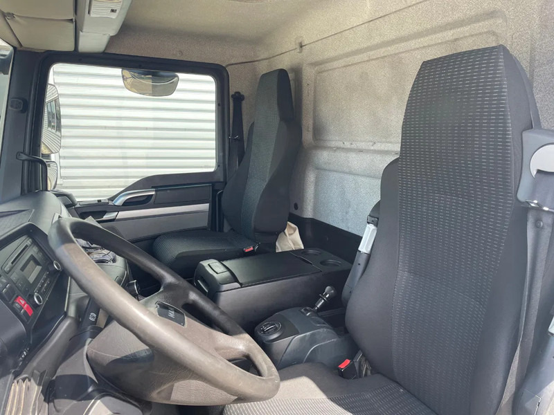 Camión caja cerrada MAN TGL 12.180 / DHOLLANDIA 1500 KG LAADKLEP / AUTOMAAT /: foto 9