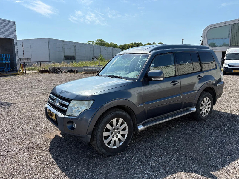 Mitsubishi Pajero PAJERO 3.2 DID AT LWB HRV PAJERO PAJERO 3.2 DID AT LWB HRV / 4x4 / - Coche: foto 1 Mitsubishi Pajero PAJERO 3.2 DID AT LWB HRV PAJERO PAJERO 3.2 DID AT LWB HRV / 4x4 / - Coche: foto 1