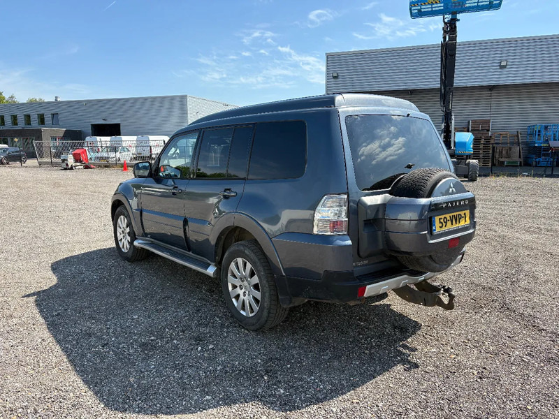 Mitsubishi Pajero PAJERO 3.2 DID AT LWB HRV PAJERO PAJERO 3.2 DID AT LWB HRV / 4x4 / - Coche: foto 2 Mitsubishi Pajero PAJERO 3.2 DID AT LWB HRV PAJERO PAJERO 3.2 DID AT LWB HRV / 4x4 / - Coche: foto 2