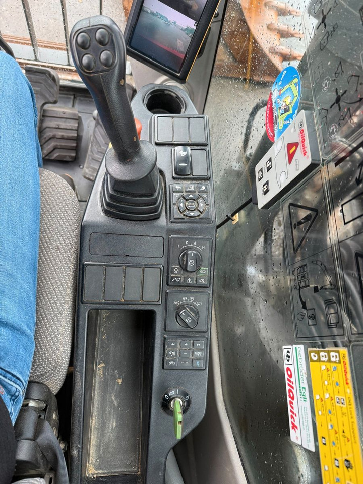 Excavadora de cadenas Volvo ECR 235 EL: foto 15
