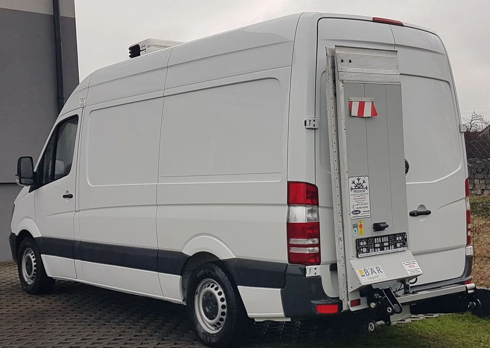 Mercedes-Benz SPRINTER WINDA CHŁODNIA AGREGAT IZOTERMA DŁUGI WYSOKI KLIMA - Furgoneta frigorifica: foto 3 Mercedes-Benz SPRINTER WINDA CHŁODNIA AGREGAT IZOTERMA DŁUGI WYSOKI KLIMA - Furgoneta frigorifica: foto 3