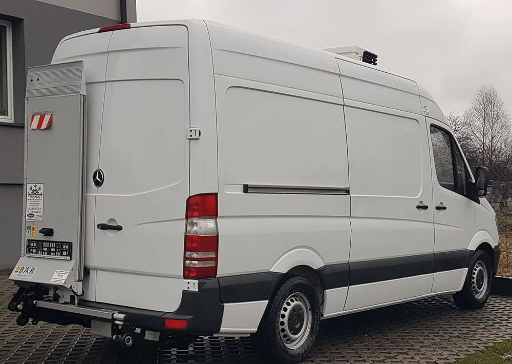 Mercedes-Benz SPRINTER WINDA CHŁODNIA AGREGAT IZOTERMA DŁUGI WYSOKI KLIMA - Furgoneta frigorifica: foto 4 Mercedes-Benz SPRINTER WINDA CHŁODNIA AGREGAT IZOTERMA DŁUGI WYSOKI KLIMA - Furgoneta frigorifica: foto 4