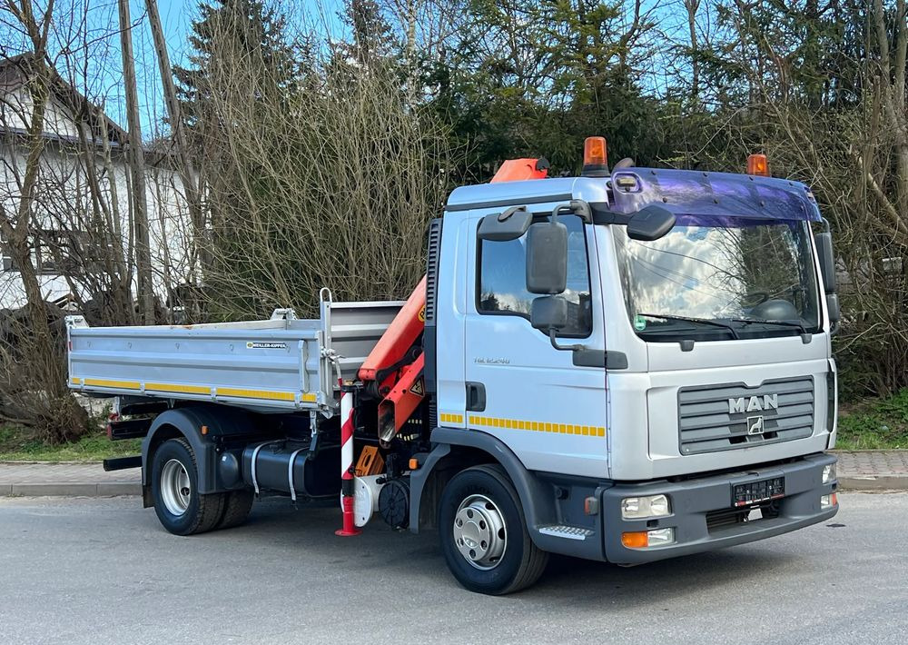 MAN MAN TGL 12-240 Kiper Wywrotka 4x2 Kran PALFINGER PK 12500 BARDZO DOBRY STAN - Camión volquete: foto 2 MAN MAN TGL 12-240 Kiper Wywrotka 4x2 Kran PALFINGER PK 12500 BARDZO DOBRY STAN - Camión volquete: foto 2