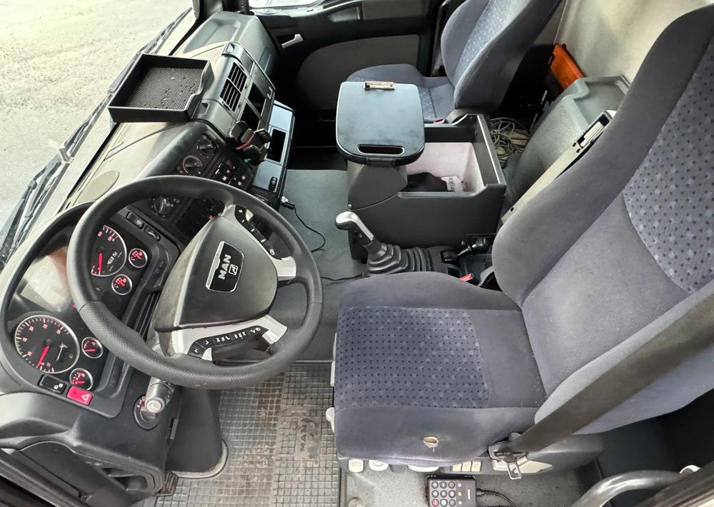 Leasing de  MAN * TGA 26-440 * 4x6 Hydrodrive * HDS Palfinger PK 20002 * Bardzo Dobry Stan MAN * TGA 26-440 * 4x6 Hydrodrive * HDS Palfinger PK 20002 * Bardzo Dobry Stan: foto 13