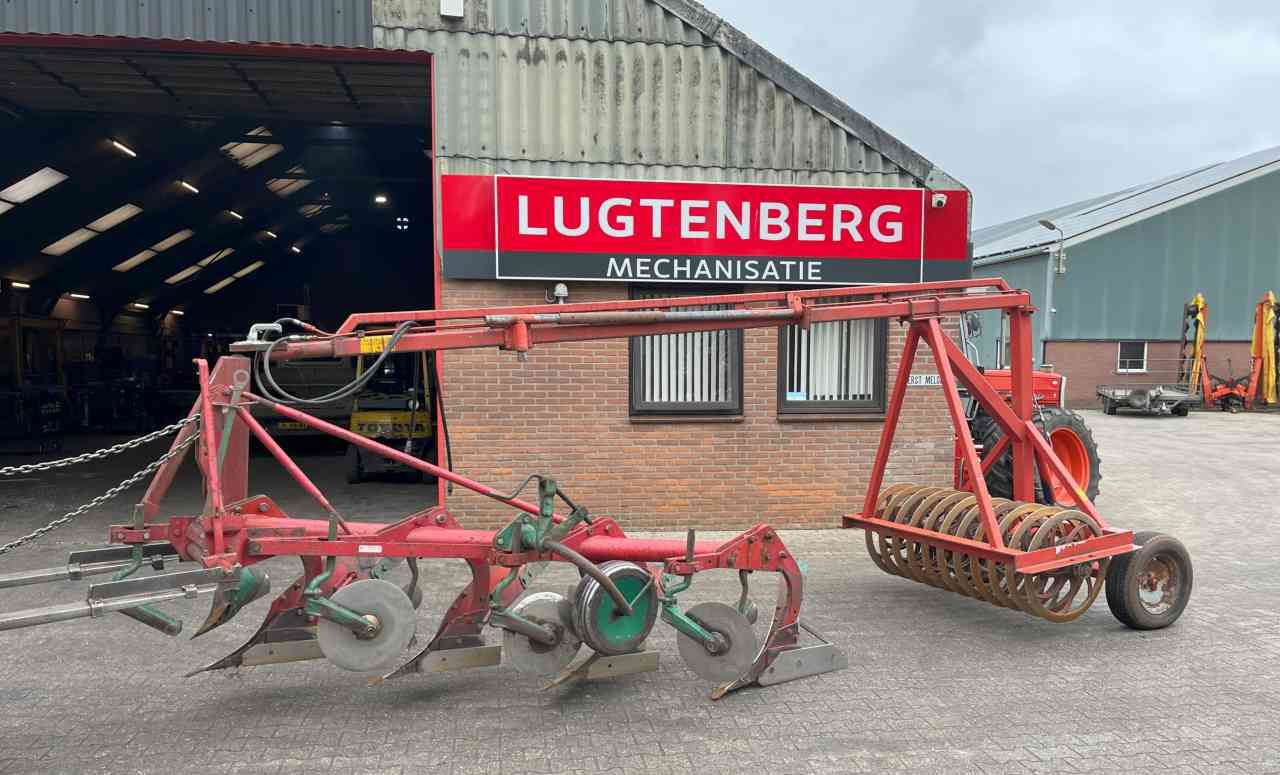 Kverneland 4 schaar ploeg + Evers vorenpakker grondbewerking - Arado: foto 1 Kverneland 4 schaar ploeg + Evers vorenpakker grondbewerking - Arado: foto 1