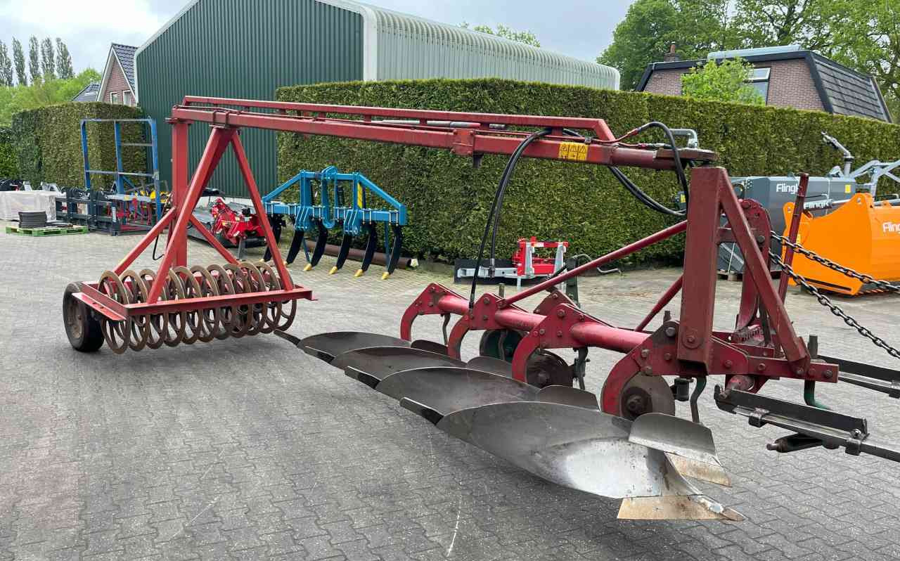 Kverneland 4 schaar ploeg + Evers vorenpakker grondbewerking - Arado: foto 4 Kverneland 4 schaar ploeg + Evers vorenpakker grondbewerking - Arado: foto 4