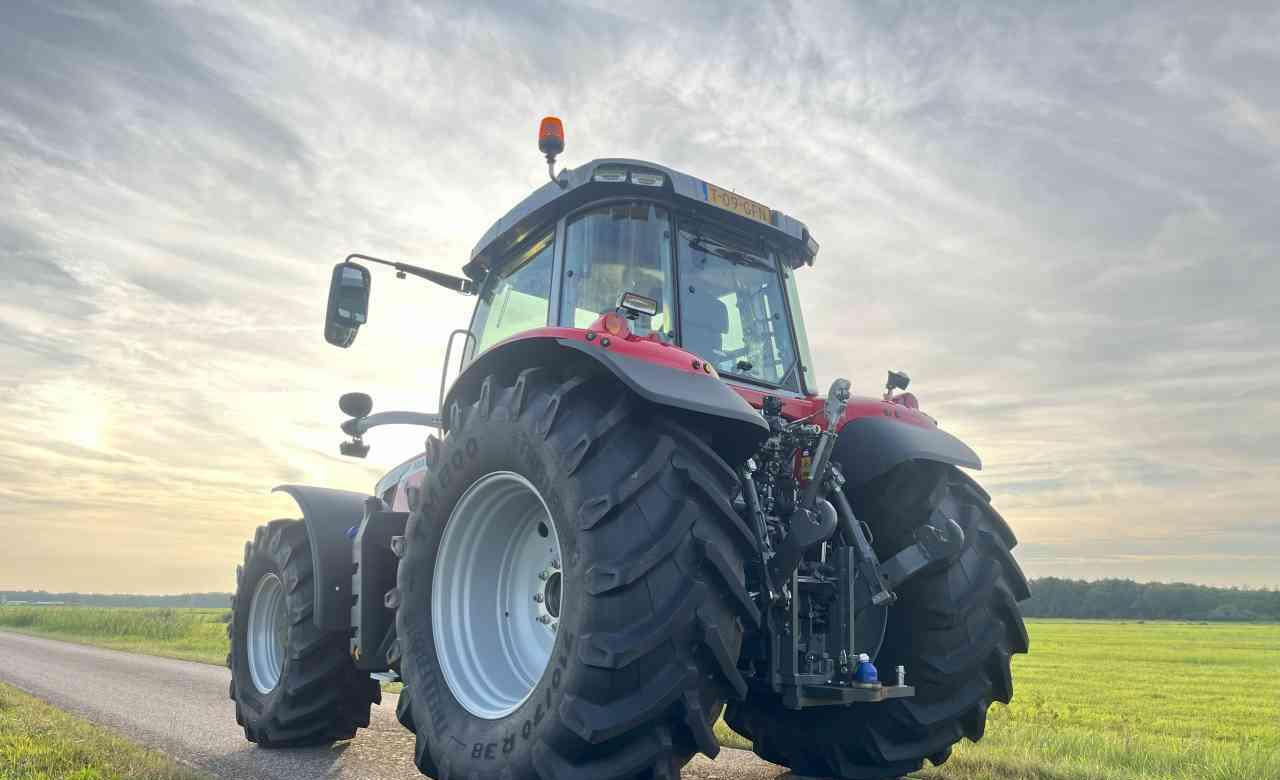 Tractor Massey Ferguson 7S.190 Dyna-VT Exclusive tractoren: foto 6