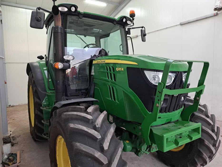 John Deere 6125R 2015 Rok - Tractor: foto 2 John Deere 6125R 2015 Rok - Tractor: foto 2