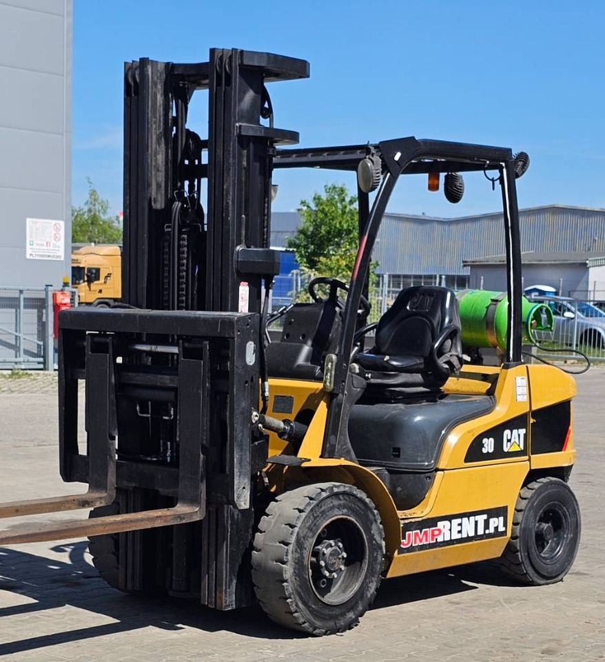 CAT GP 30 N - Carretilla elevadora de gas: foto 5 CAT GP 30 N - Carretilla elevadora de gas: foto 5