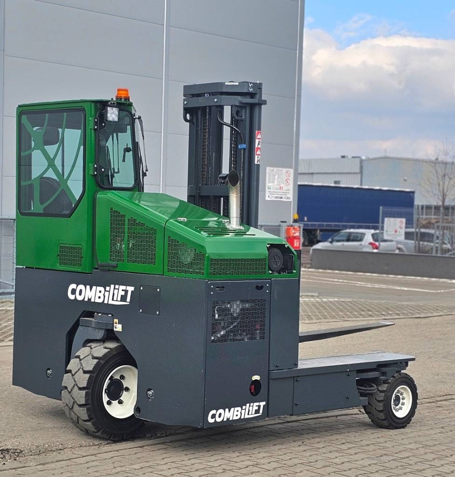 Combilift C 4000 D MK4 150 hrs RENTED - Carretilla de 4 vías: foto 2 Combilift C 4000 D MK4 150 hrs RENTED - Carretilla de 4 vías: foto 2