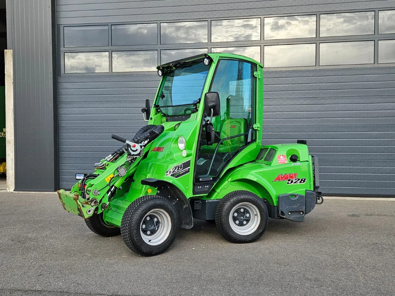 Minicargadora de cadenas Avant 528: foto 6