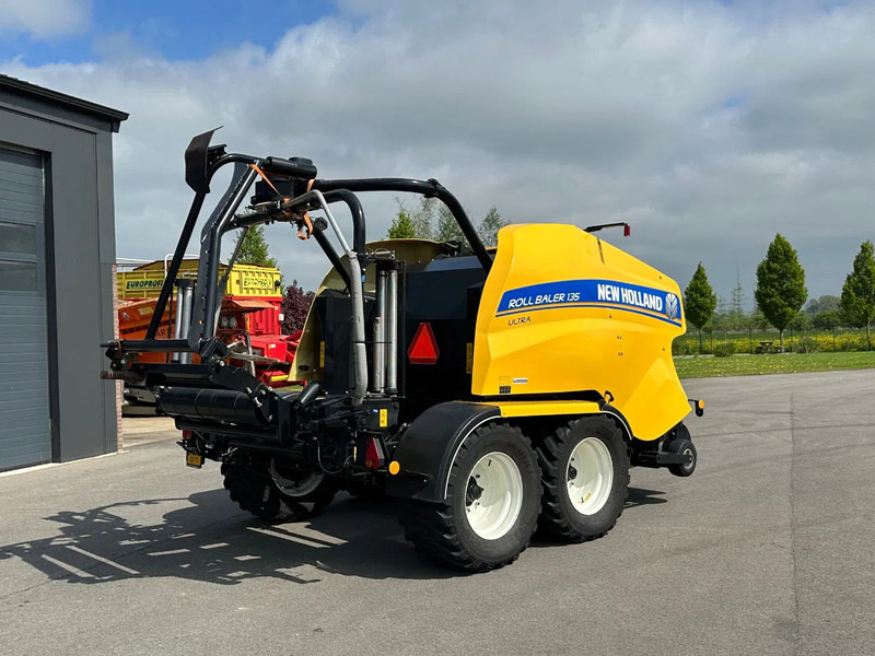 New Holland Rollbaler 135 Ultra - Maquinaria agrícola: foto 3 New Holland Rollbaler 135 Ultra - Maquinaria agrícola: foto 3
