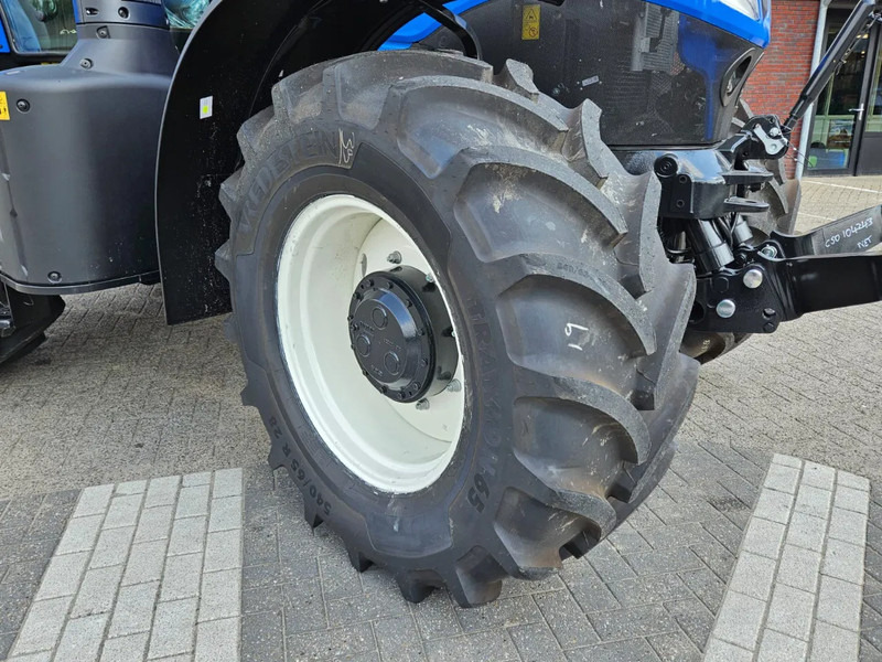Tractor New Holland T7.210 Range command 50 km/h: foto 13 Tractor New Holland T7.210 Range command 50 km/h: foto 13