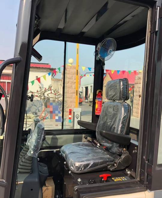NEW MAXUS 38 HP 1700 kg Excavator with A/C Warranty up to 10 YEARS | НОВИЙ MAXUS 38 К.с. 1700 кг Екскаватор з кондиціонером Гарантія до 10 РОКІВ - Miniexcavadora: foto 3 NEW MAXUS 38 HP 1700 kg Excavator with A/C Warranty up to 10 YEARS | НОВИЙ MAXUS 38 К.с. 1700 кг Екскаватор з кондиціонером Гарантія до 10 РОКІВ - Miniexcavadora: foto 3