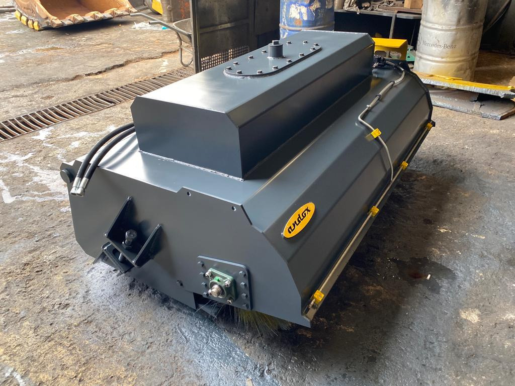 Bobcat - Barredora cucharón para Vehículo municipal: foto 1 Bobcat - Barredora cucharón para Vehículo municipal: foto 1