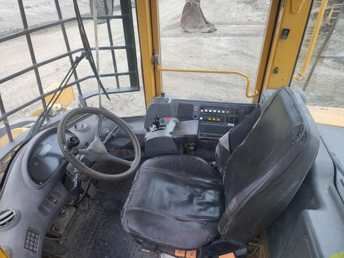 Cargadora de ruedas Volvo L 220 E: foto 9