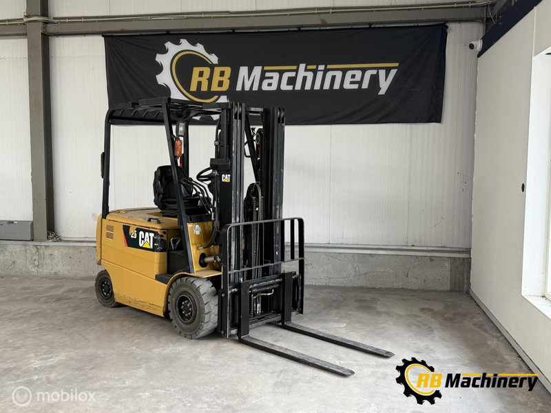 Caterpillar EP25K PAC - Carretilla elevadora: foto 2 Caterpillar EP25K PAC - Carretilla elevadora: foto 2