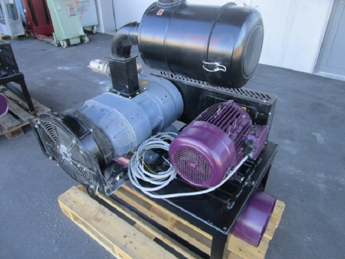 BARRATI VAKUUMPUMPE MIT GESTELL MIT ANSAUGFILTER UND SCHALLDÄMPFER - Maquinaria industrial: foto 3 BARRATI VAKUUMPUMPE MIT GESTELL MIT ANSAUGFILTER UND SCHALLDÄMPFER - Maquinaria industrial: foto 3