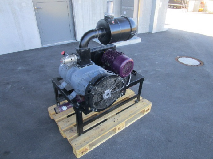 BARRATI VAKUUMPUMPE MIT GESTELL MIT ANSAUGFILTER UND SCHALLDÄMPFER - Maquinaria industrial: foto 2 BARRATI VAKUUMPUMPE MIT GESTELL MIT ANSAUGFILTER UND SCHALLDÄMPFER - Maquinaria industrial: foto 2