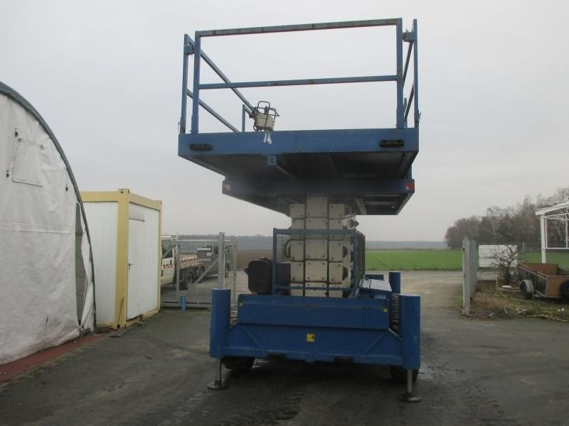 Holland Lift B 195 DL 25 - Plataforma de tijeras: foto 4 Holland Lift B 195 DL 25 - Plataforma de tijeras: foto 4