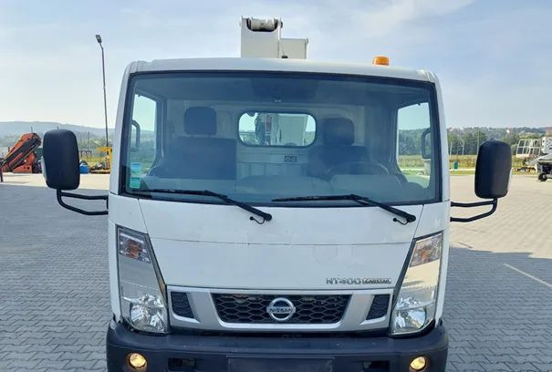 Nissan NT 400 CABSTAR podnośnik koszowy ISOLI PNT 210 JD4 - Camión con plataforma elevadora: foto 4 Nissan NT 400 CABSTAR podnośnik koszowy ISOLI PNT 210 JD4 - Camión con plataforma elevadora: foto 4