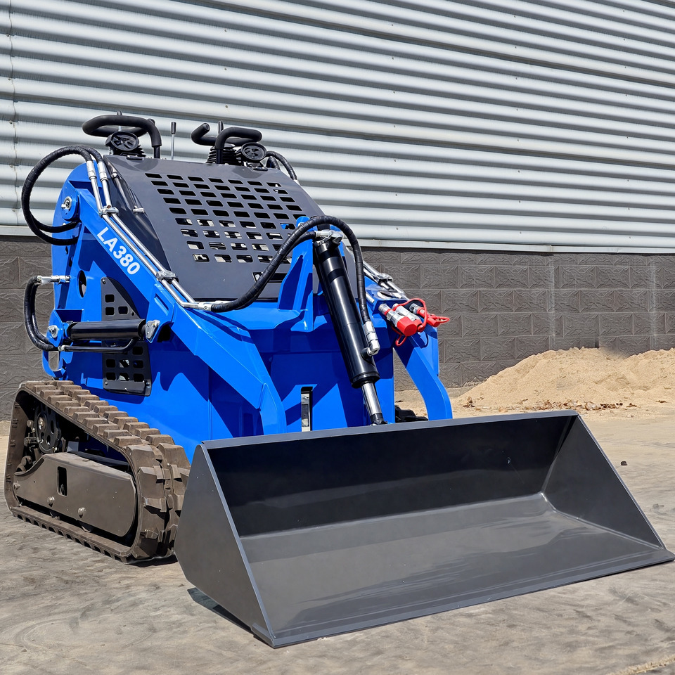 LEZUM LA380 Mini Skid Steer Loader Compact Track Diesel Cheap Mini Skid Steer Loader For Sale With Mini Skid Steer Attachments 4 In 1 Bucket - Minicargadora: foto 3 LEZUM LA380 Mini Skid Steer Loader Compact Track Diesel Cheap Mini Skid Steer Loader For Sale With Mini Skid Steer Attachments 4 In 1 Bucket - Minicargadora: foto 3