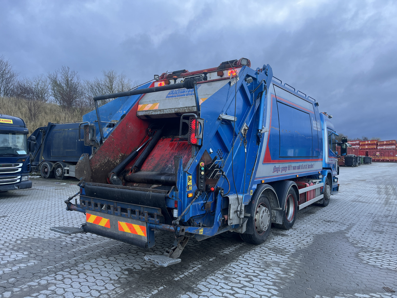 Scania P 320 NTM Box - Camión de basura: foto 4 Scania P 320 NTM Box - Camión de basura: foto 4