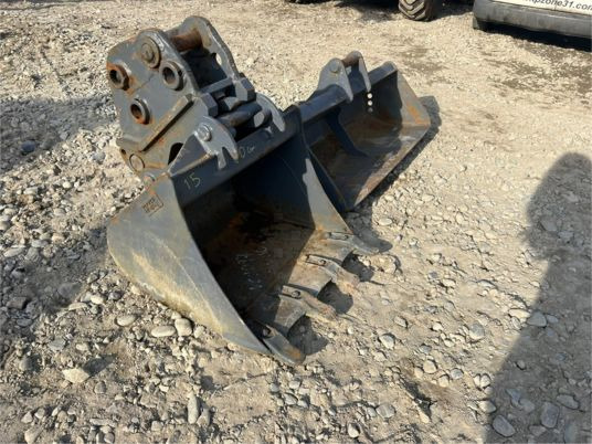 Attache rapide et godets volvo S40 - Cazo para excavadora: foto 3 Attache rapide et godets volvo S40 - Cazo para excavadora: foto 3