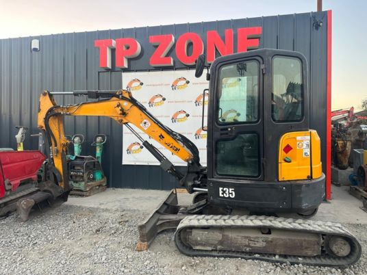 Bobcat E35 Cabine à 22500 € HT - Miniexcavadora: foto 2 Bobcat E35 Cabine à 22500 € HT - Miniexcavadora: foto 2